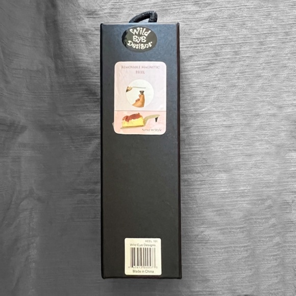 High Heel Cake Server - Picture 3 of 6